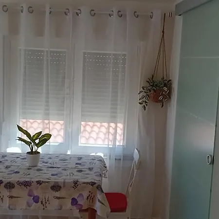 Alaga D Πανσιόν