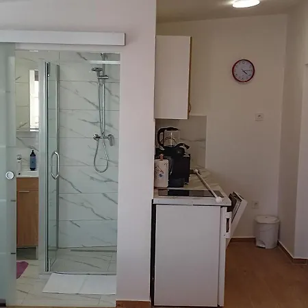 Alaga D Πανσιόν 3*